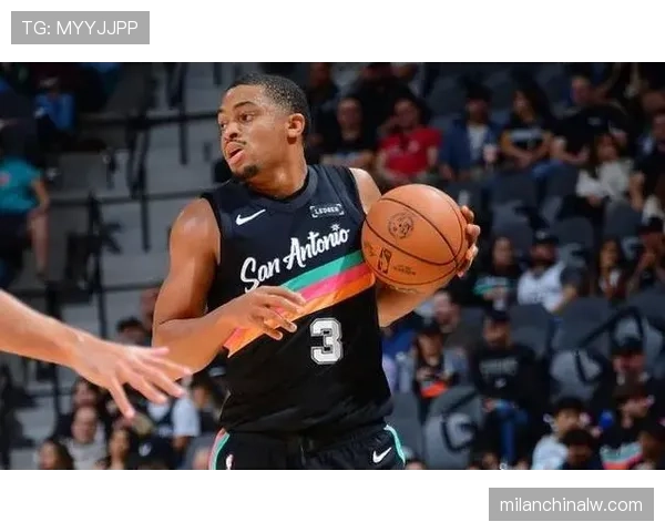 凯尔登·约翰逊突破显著提速，关键回合助力球队得分爆发