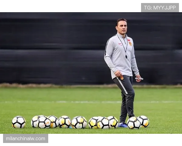 接管后防压制对手，卡纳瓦罗本赛季更注重出球