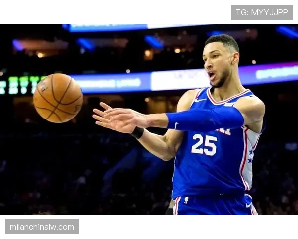 班·西蒙斯突破吸引防守拉开空间 提升76人挡拆效率